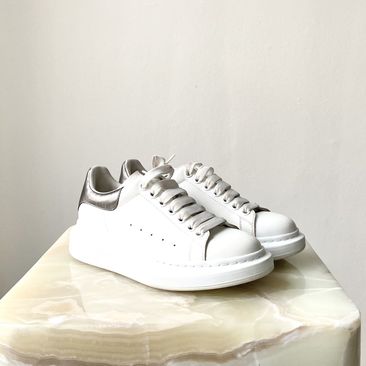Court trainer leather trainers Alexander McQueen White size 6.5 UK in  Leather - 40298639